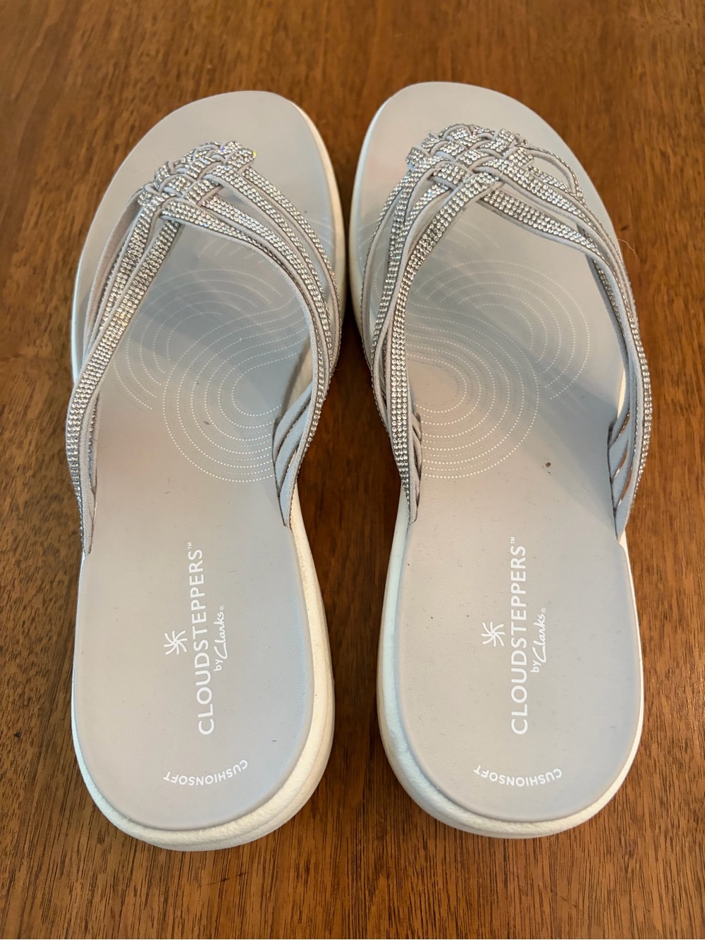 Clarks Silver Crystal-Strap Cloudsteppers Thong Sandals - Picture 2 of 5